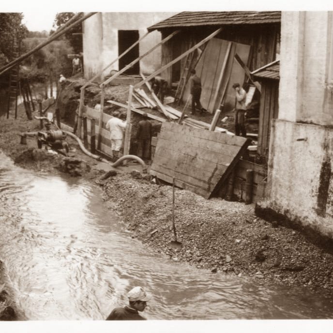 Der Bach am damaligen Wasserkraftwerk